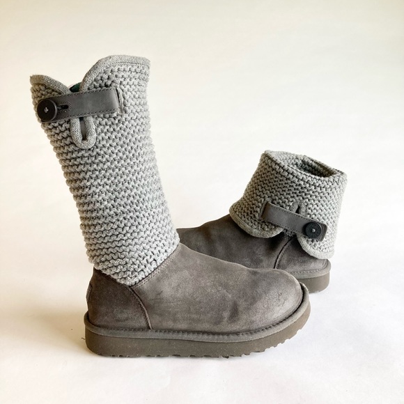UGG Shoes - UGG Grey Knitted Mid Calf Boots size 7